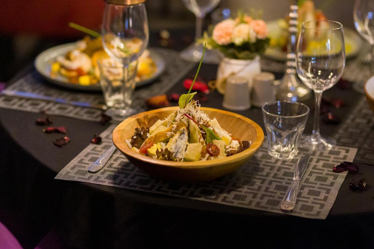 Mandarin Palace Hotel&Spa Tangier Bagian luar foto A Greek salad