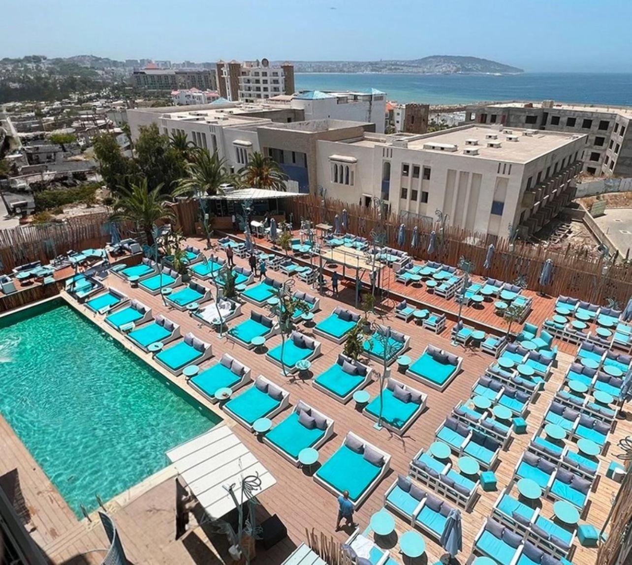 Mandarin Palace Hotel&Spa Tangier Bagian luar foto The pool at the W Hotel