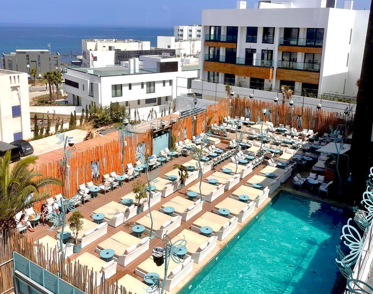 Mandarin Palace Hotel&Spa Tangier Bagian luar foto The hotel's pool