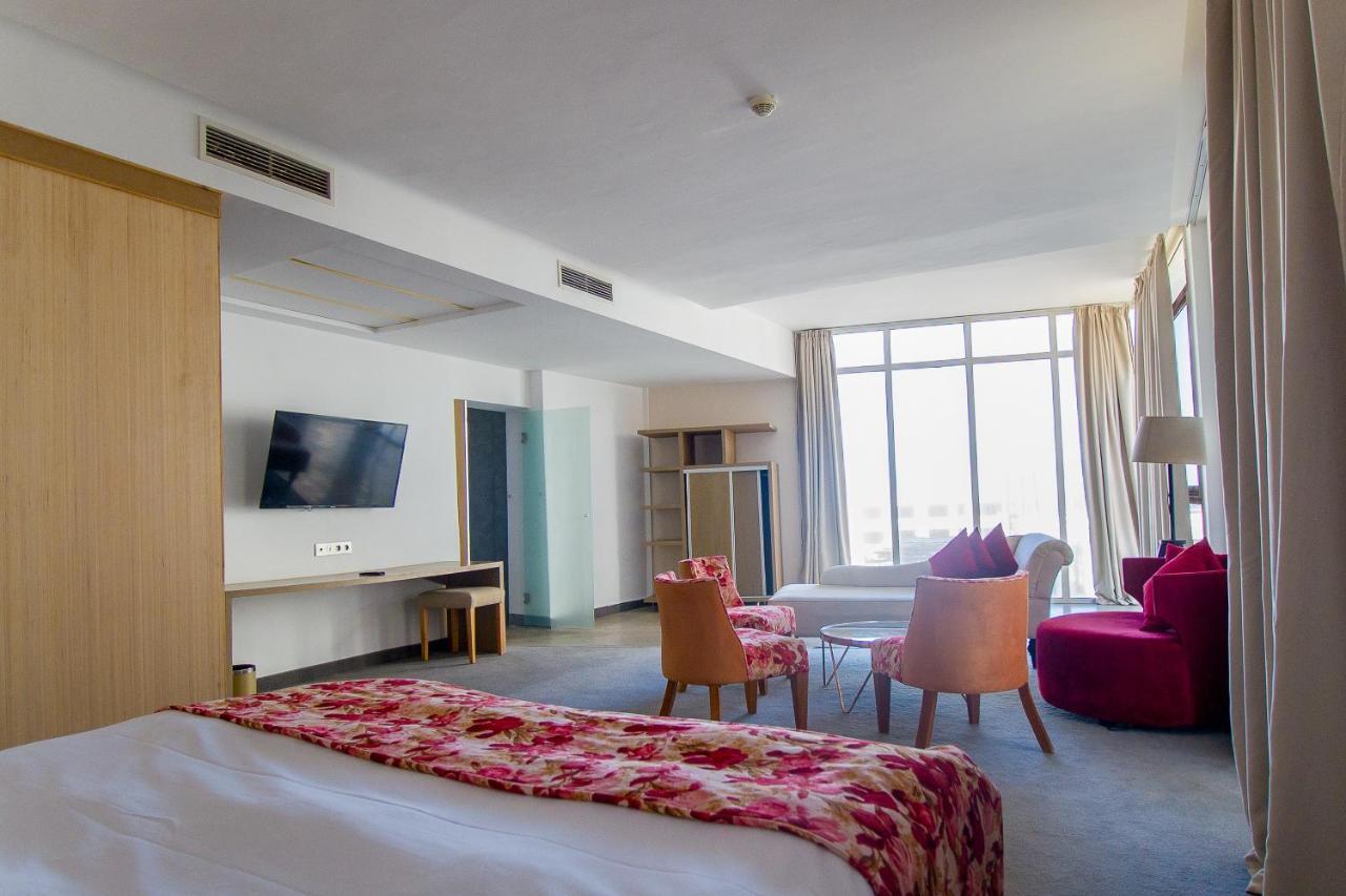 Mandarin Palace Hotel&Spa Tangier Bagian luar foto A room at the hotel