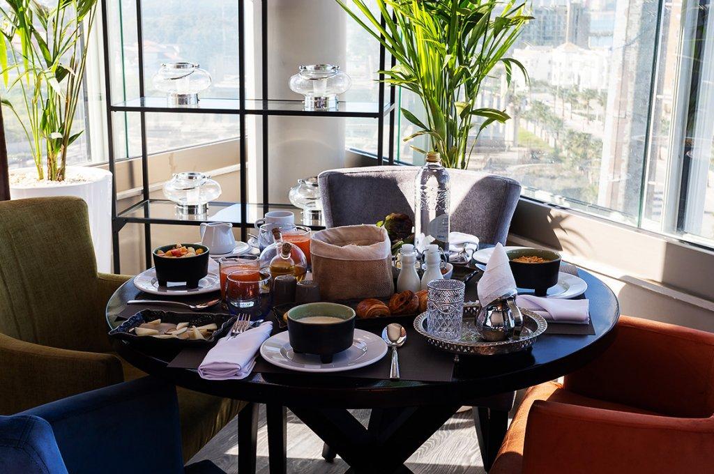 Mandarin Palace Hotel&Spa Tangier Bagian luar foto A table set for afternoon tea at the Mandarin Oriental, Hong Kong